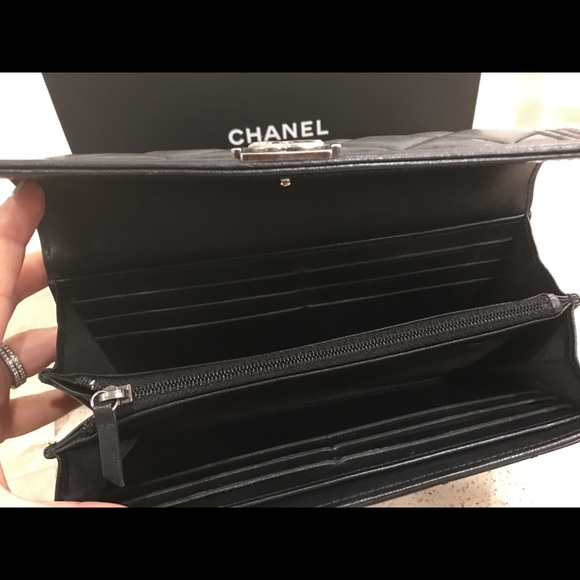 Chanel Flap Wallet Lambskin Leather - Picture 2 of 7
